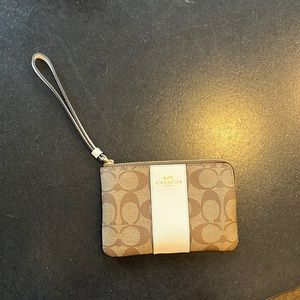 NEW Coach Corner Zip Wristlet in Signature Canvas